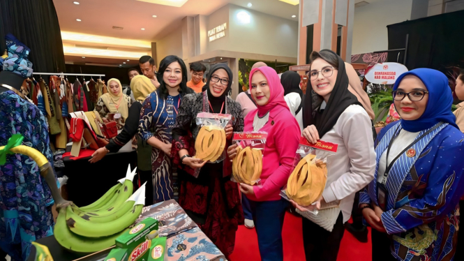 Iriana Jokowi Tertarik dengan Keripik Pisang Agung, Lumajang