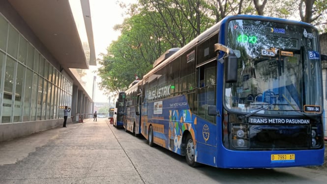 Bus Listrik Trans Metro Pasundan Layanan Warga Bandung