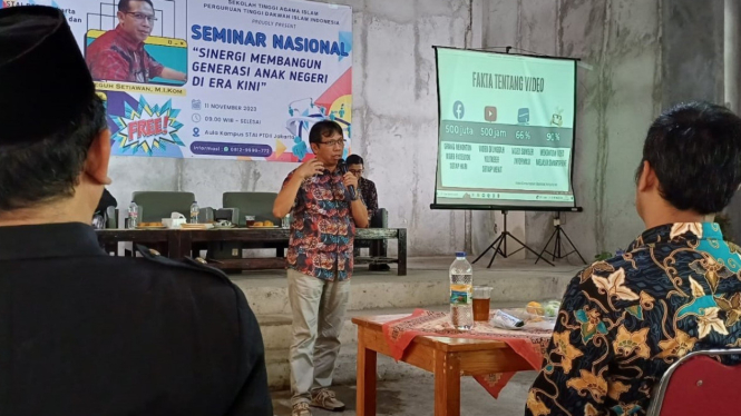 Teguh Setiawan, M.I.Kom sebagai Pemateri dalam Seminar Nasional