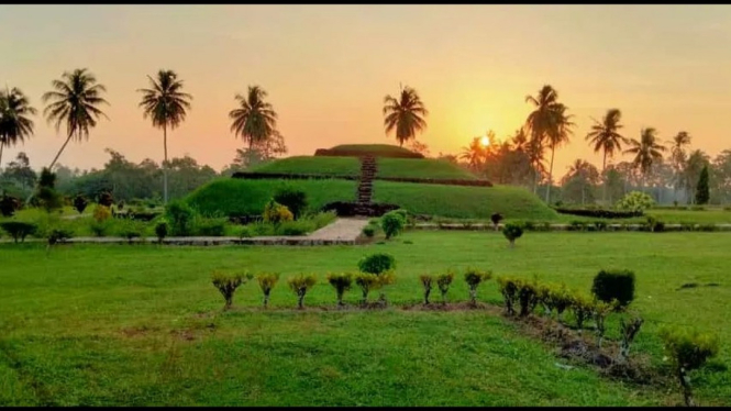 Piramida Pugung Raharjo