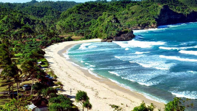 Pantai Teleng Ria Pacitan Jawa Timur