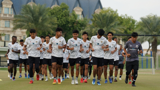 Tim U-20 Indonesia Latihan Perdana di Pemusatan Latihan di Qatar