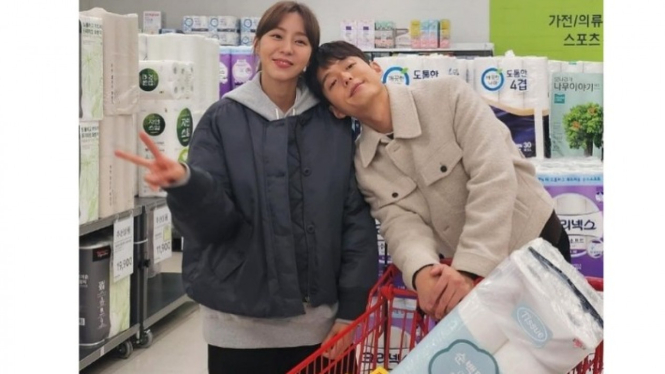 Hyo Shim (Uee) dan Tae Ho (Ha Joon) Berbelanja Kebutuhan Rumah Baru