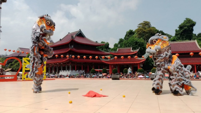 Suasana Perayaan Imlek di Klenteng Sam Poo Kong, Semarang