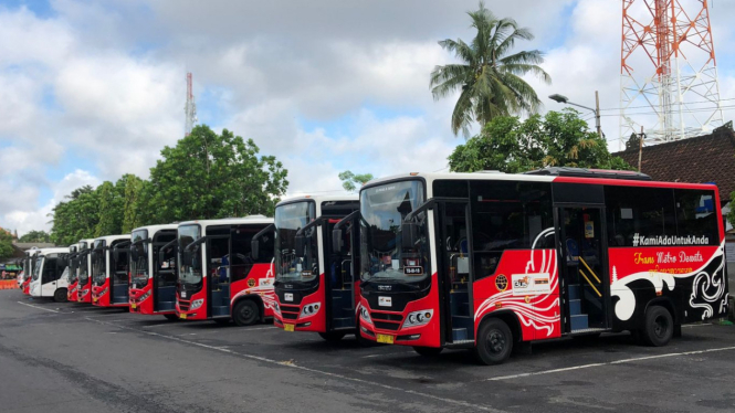 Layanan Angkutan Massal Perkotaan Teman Bus di 10 Kota