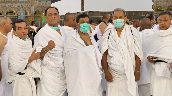 Jemaah Haji Indonesia di Depan Ka'bah