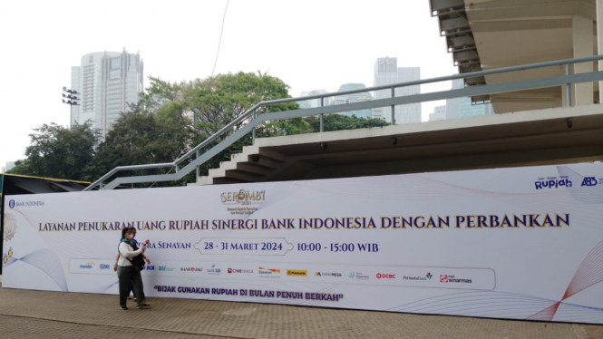 BI Buka Layanan Penukaran Uang Baru di Istora Senayan, Jakarta