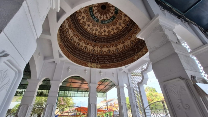 Ornamen Masjid Nurut Taubah yang indah