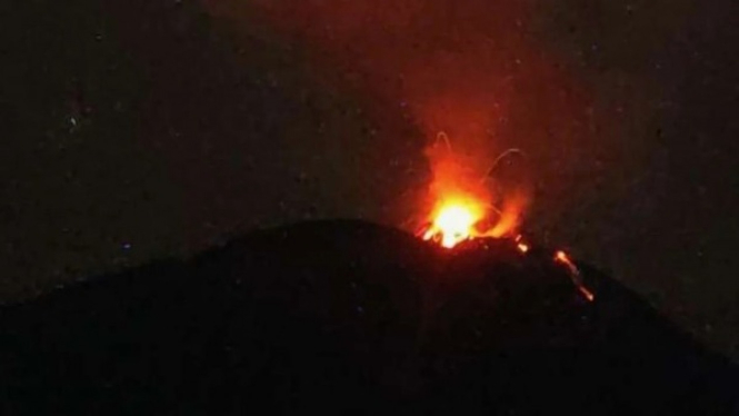 Erupsi Gunung Api Ile Lewotolok di Kabupaten Lembata, NTT