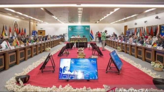Suasana Konferensi Tingkat Tinggi (KTT) Islam ke-15