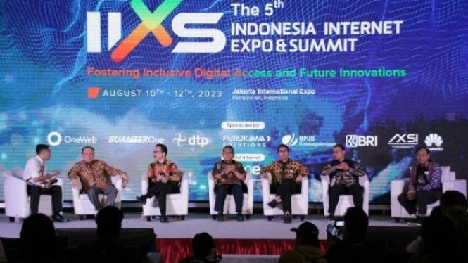 Indonesia Internet Expo and Summit di INTI 2023