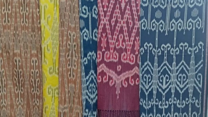 Tenun Ikat Sintang