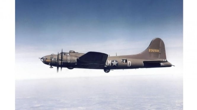 Pesawat Pengebom B-17 Flying Fortress