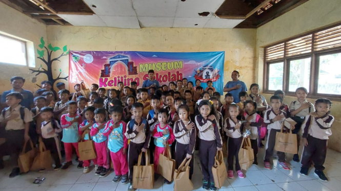"Museum RA Kartini Goes to School" Sambang Pulau Nyamuk