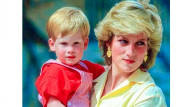 Putri Diana dan Pangeran Harry waktu Kecil
