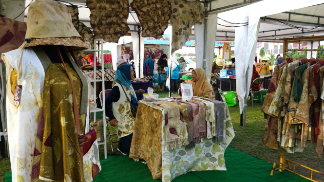 Fesyen dan Kain Ecoprint dalam Pameran Seloka