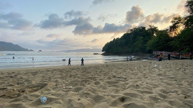 Pantai Karanggongso