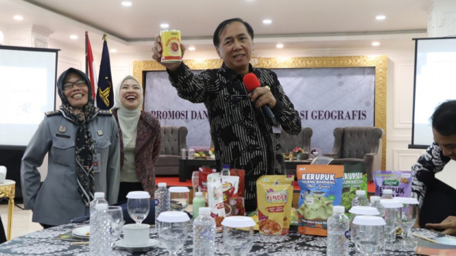 Pemkab Brebes Daftarkan Garam Rebus dan Batik Salem