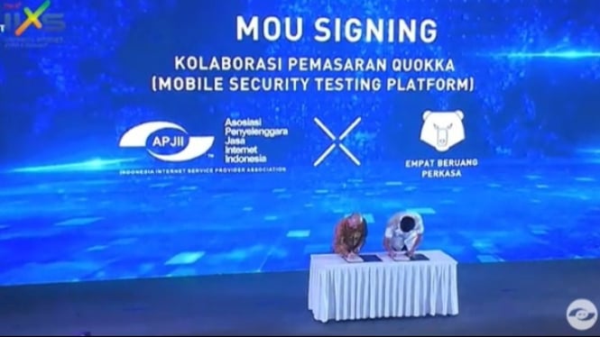 Penandatanganan MoU antara EBP dan APJII