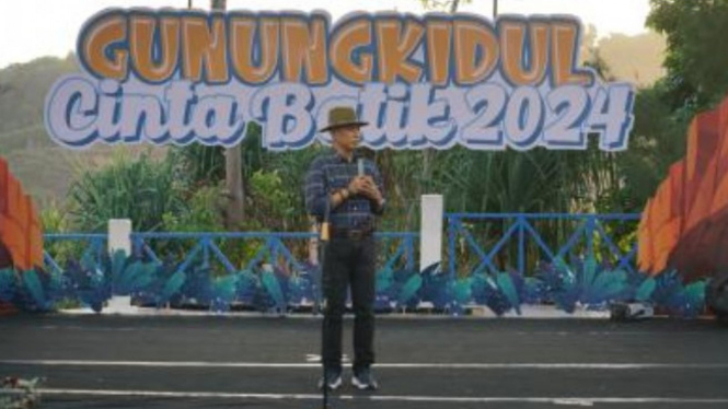 Fashion Gunungkidul Cinta Batik di Objek Wisata Jungwok Blue Ocean