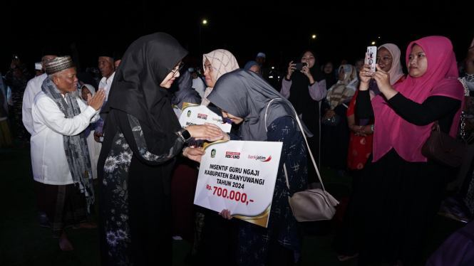 Belasan Guru Ngaji di Banyuwangi Terima Insentif