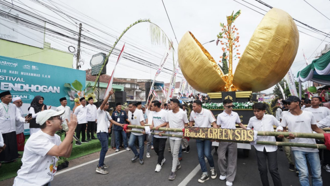 Tradisi Endhog-endhogan di Banyuwangi