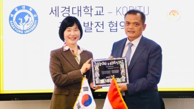 Yoyok Pitoyo Bersama Pengusaha Korea Selatan