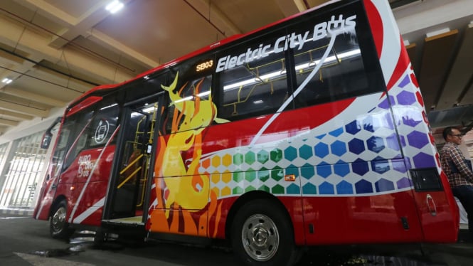 Electric City Bus di Surabaya