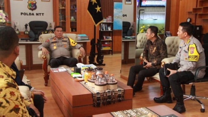 Wakil Ketua LPSK Wawan Fahrudin Bersama Jajaran POLDA NTT