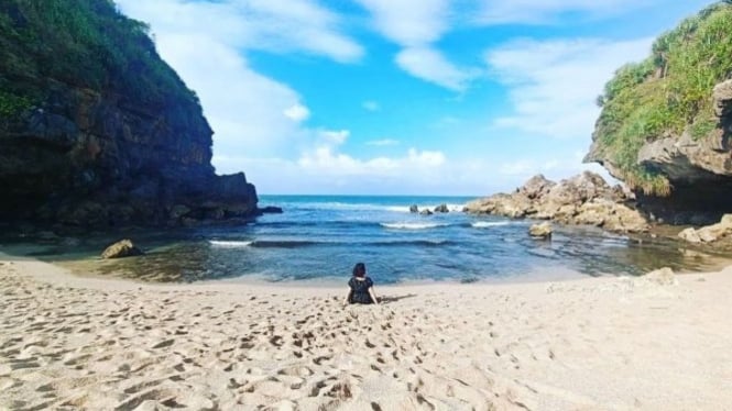 Pantai Torohuda di Gunungkidul, Yogyakarta