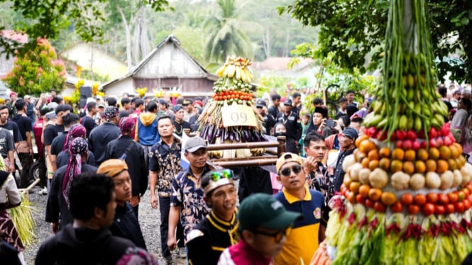 Gunungan Tumpeng Festival Rewanda Bojana