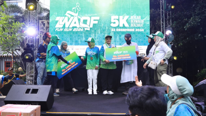 Para Juara "Wakaf Zakat Fun Run 2024" di Jakarta