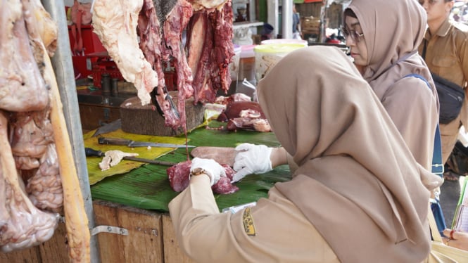 Sidak Kualitas Daging di Pasar Baru, Lumajang, Jawa Timur