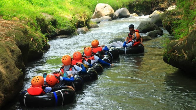 Wisata Susur Sungai di Kali Pusur, Klaten, Jawa Tengah