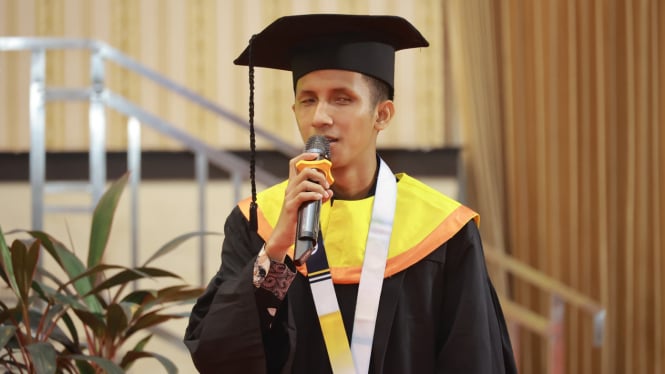 Alfian Andhika Yudhistira, Mahasiswa Tuna Netra Lulus S2 Unair