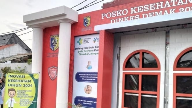 Posko Kesehatan di Masjid Agung Demak, Jawa Tengah