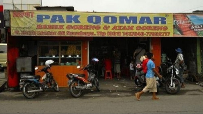 Bebek Goreng Pak Qomar Surabaya