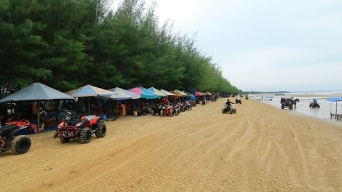 Pantai Karang Jahe Rembang