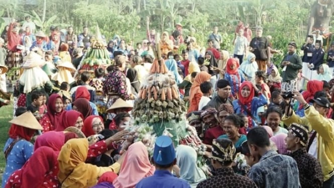 Gunungan dan Tradisi Grebeg Maulid