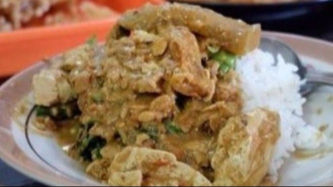 Pecel Bu Kis, Kuliner Legendaris di Kota Solo