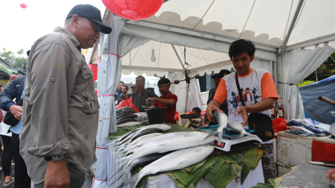 "Festival Bandeng Rawa Belong 2025"
