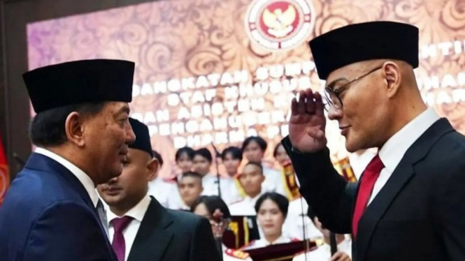 Deodatus Andreas Deddy Cahyadi Sunjoyo atau Deddy Corbuzier