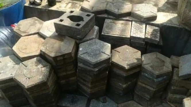 Ubah Plastik Menjadi Paving Block