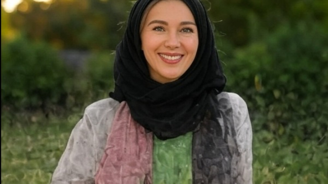 Gamis Modern dengan Sentuhan Minimalis