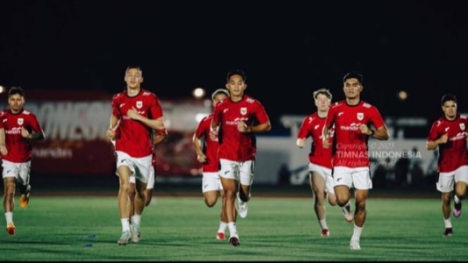 Rizky Ridho dan Para Pemain Timnas saat Sesi Latihan