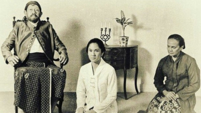 Kartini diperankan oleh Dian Sastro