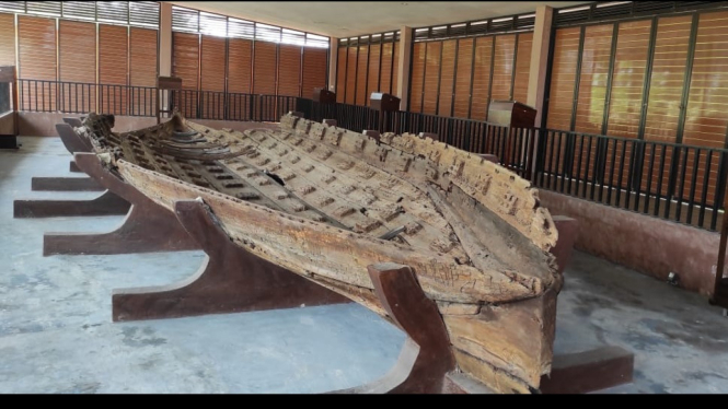 Perahu Kuno di Rembang