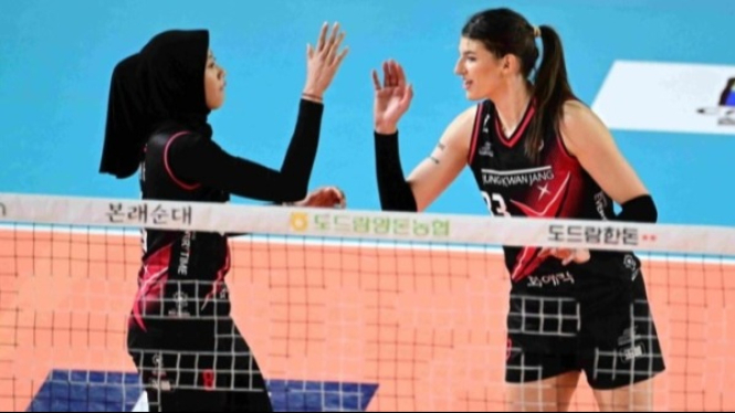 Megawati Hangestri dan Vanja Bucilic