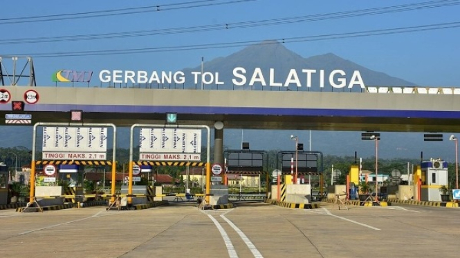 Gerbang Tol Salatiga, Terindah dengan Gunung Merbabu