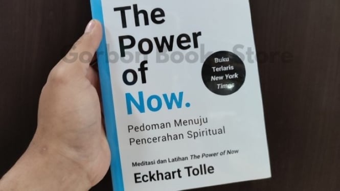 Buku “The Power of Now” Karya Eckhart Tolle